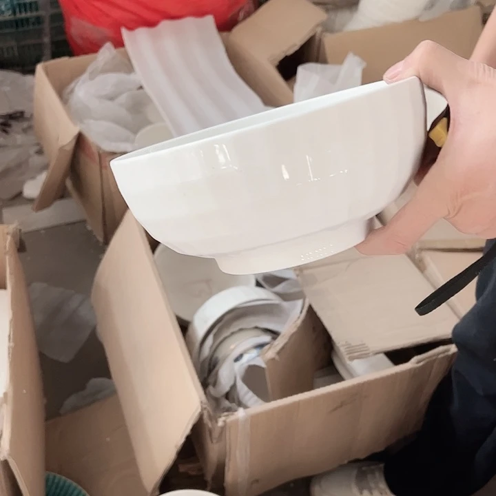 水晶8英寸汤碗2只破损包赔不补发介意勿拍