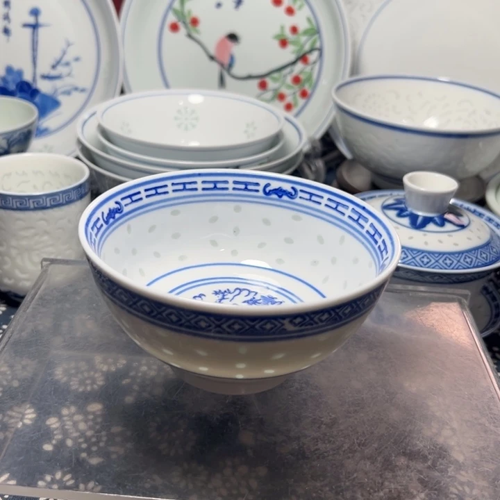 青花玲珑5寸的饭碗