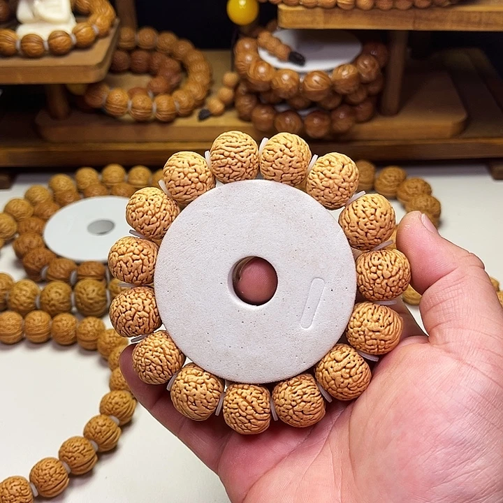 桃核吊坠龙鳞元宝