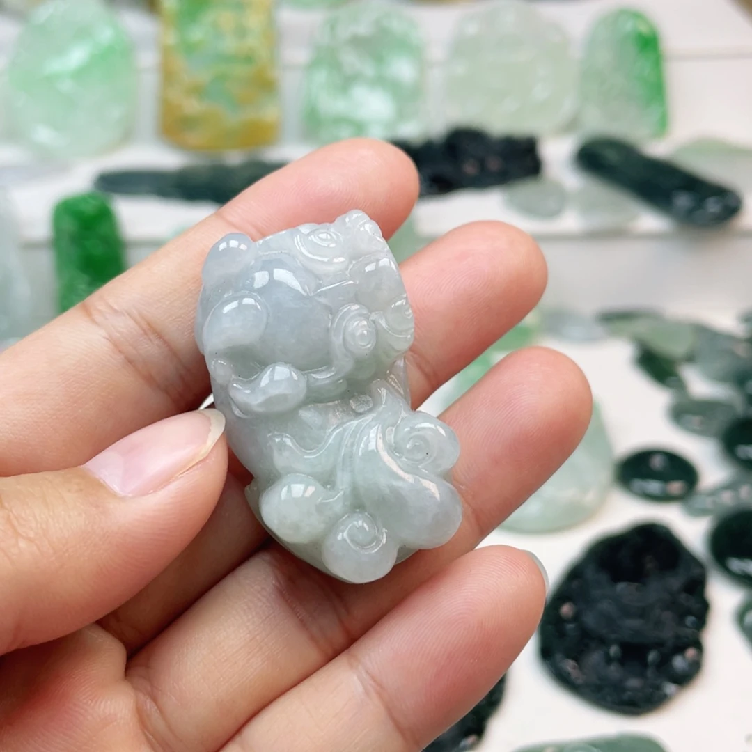 翡翠颈饰未镶嵌貔貅