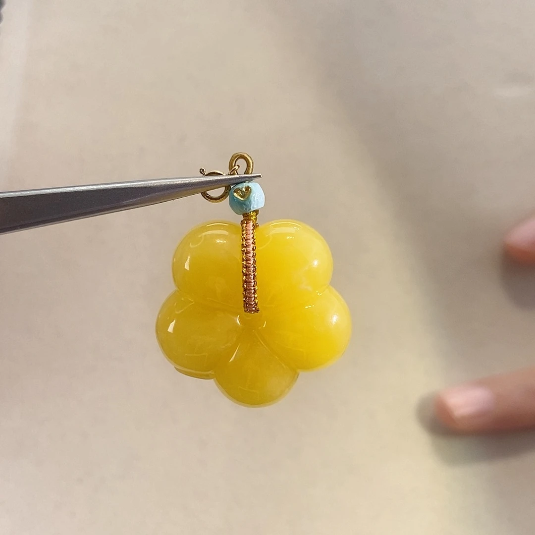 蜜蜡颈饰18K金镶嵌