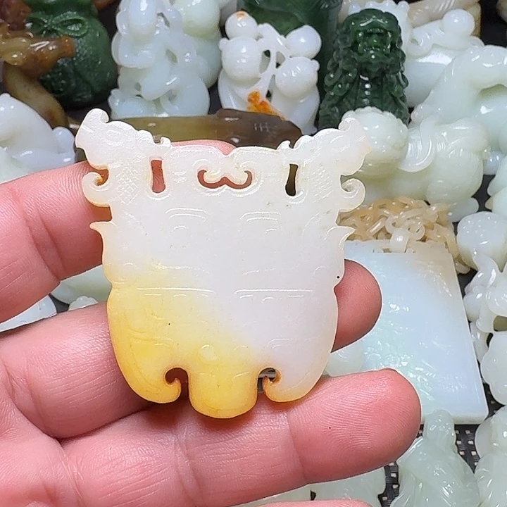 和田玉未镶嵌挂件