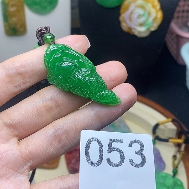 吊坠(赠链)未镶嵌翡翠