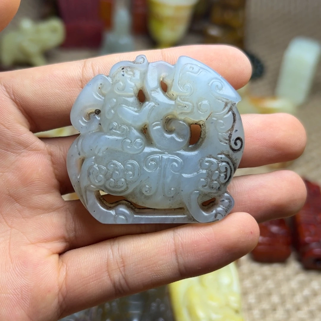 未镶嵌蛇纹石玉颈饰