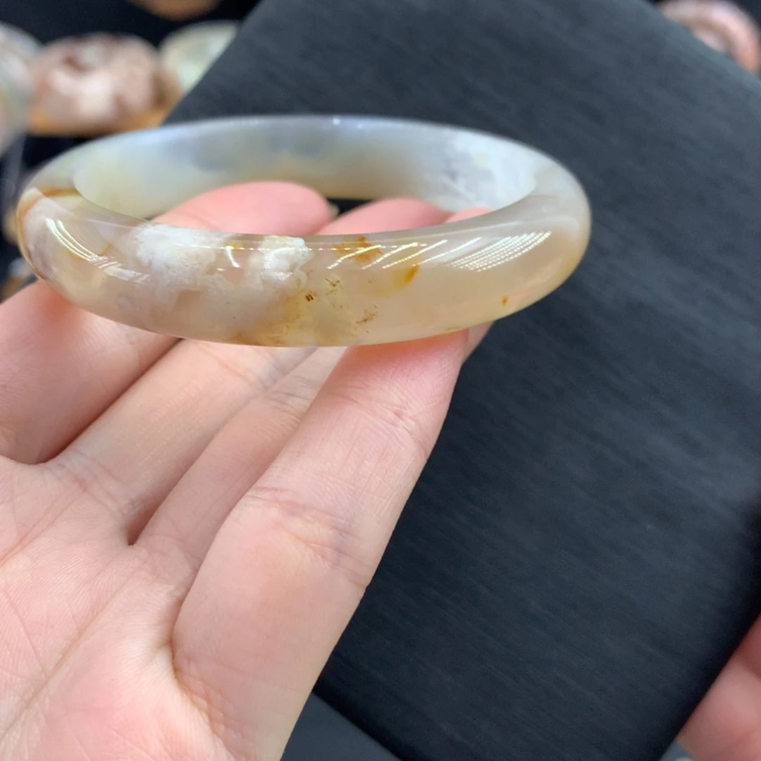 玛瑙/玉髓手镯未镶嵌天然樱花玛瑙圈口56（清货瑕）