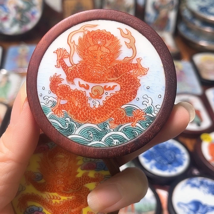 瓷片D*人瓷片挂件一个