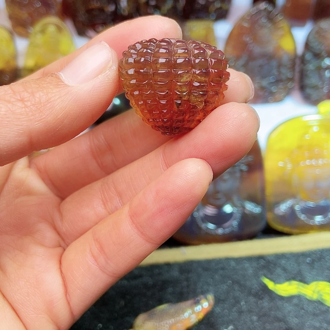 琥珀颈饰未镶嵌荔枝