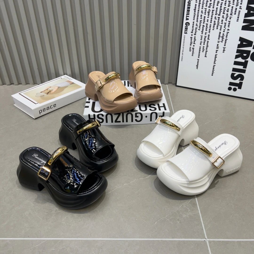 时尚百搭休闲拖鞋高跟厚底漆皮夏季软底露趾网红外穿网红韩版