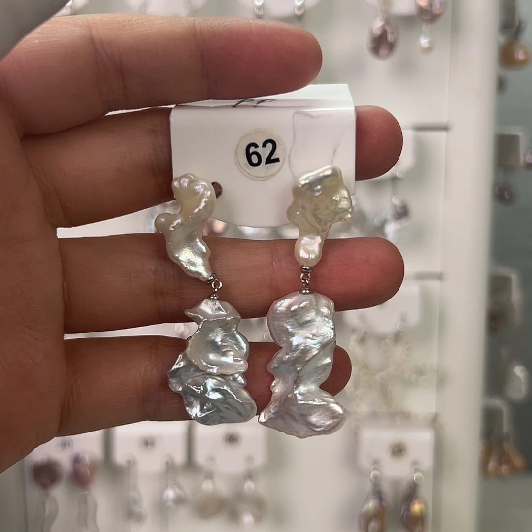 兮***兮非金属巴洛克花瓣耳饰