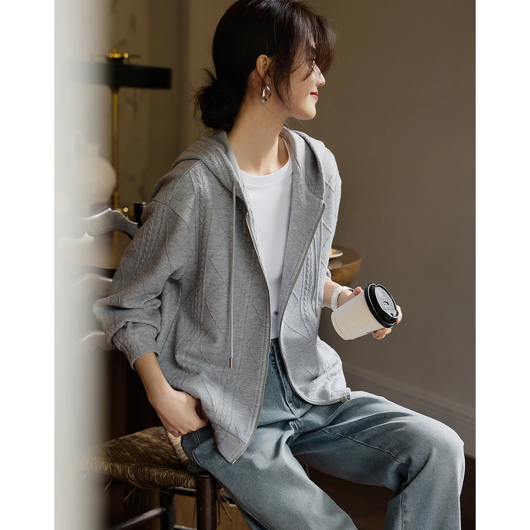 XWI/欣未百搭肌理针织连帽卫衣外套2025秋季长袖时尚休闲灰色上衣