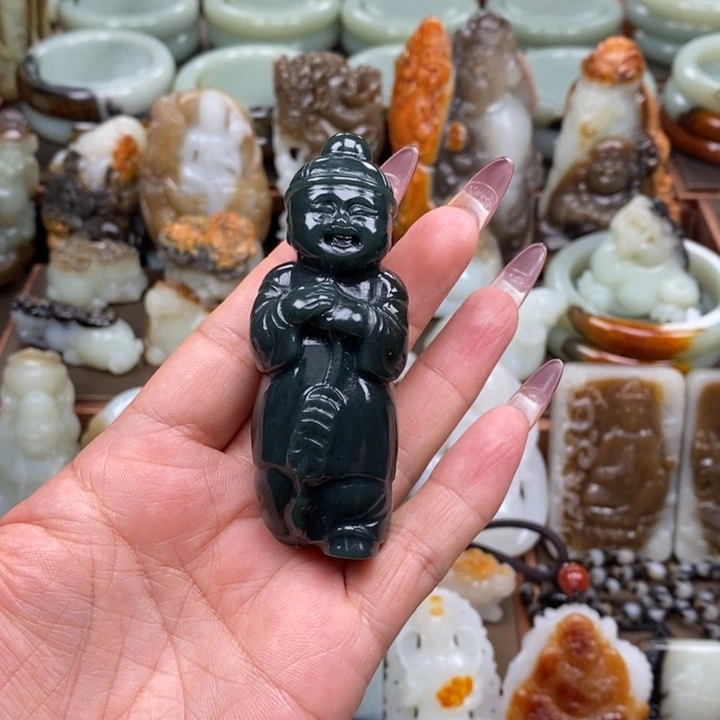 和田玉未镶嵌颈饰柳**明
