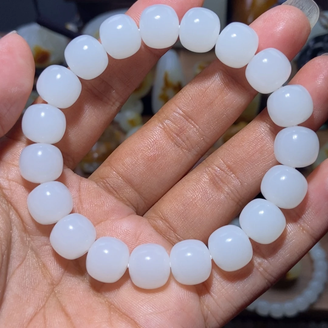 大***宝颈饰未镶嵌和田玉