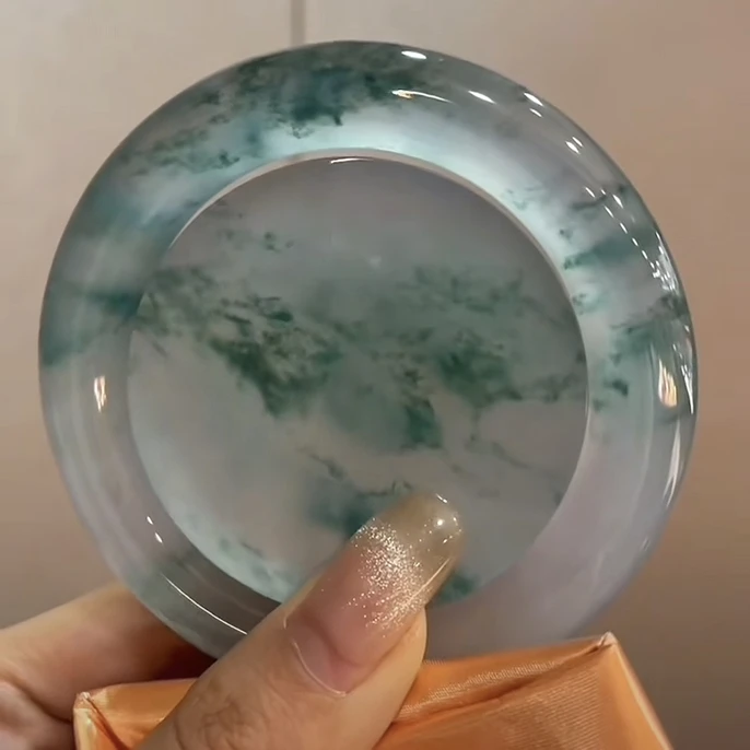 天然缅甸翡翠高冰手镯定制