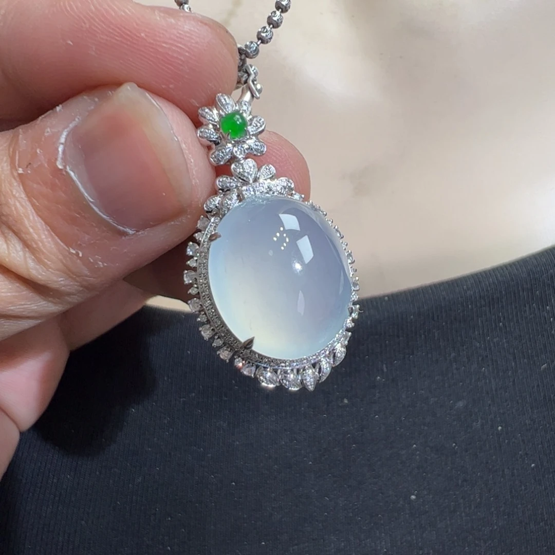 翡翠吊坠(不含链)18K金镶嵌