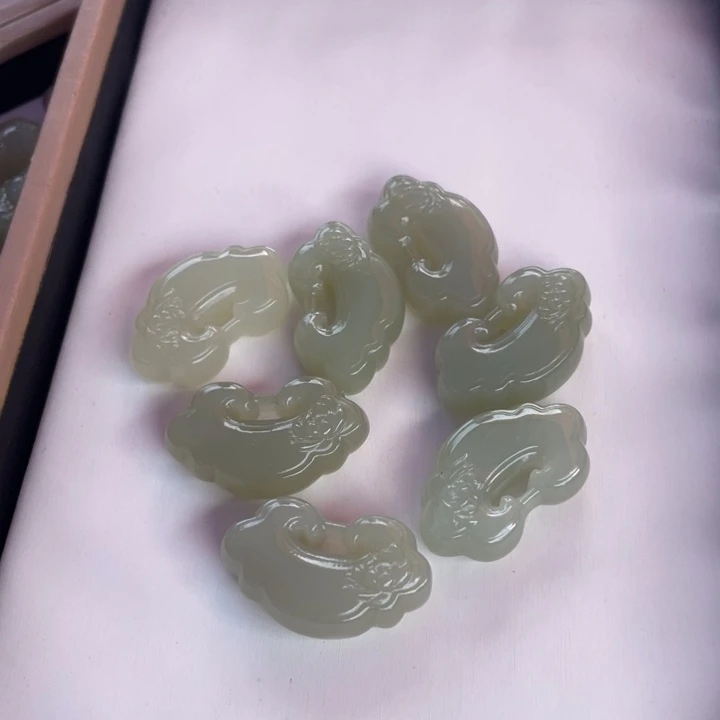 和田玉未镶嵌颈饰多样性发货，发其一