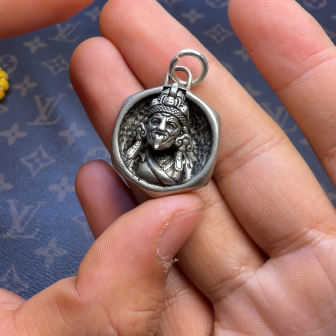 扎基拉姆测卦觉仁布