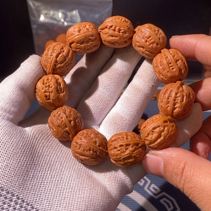 文玩核桃手串……65