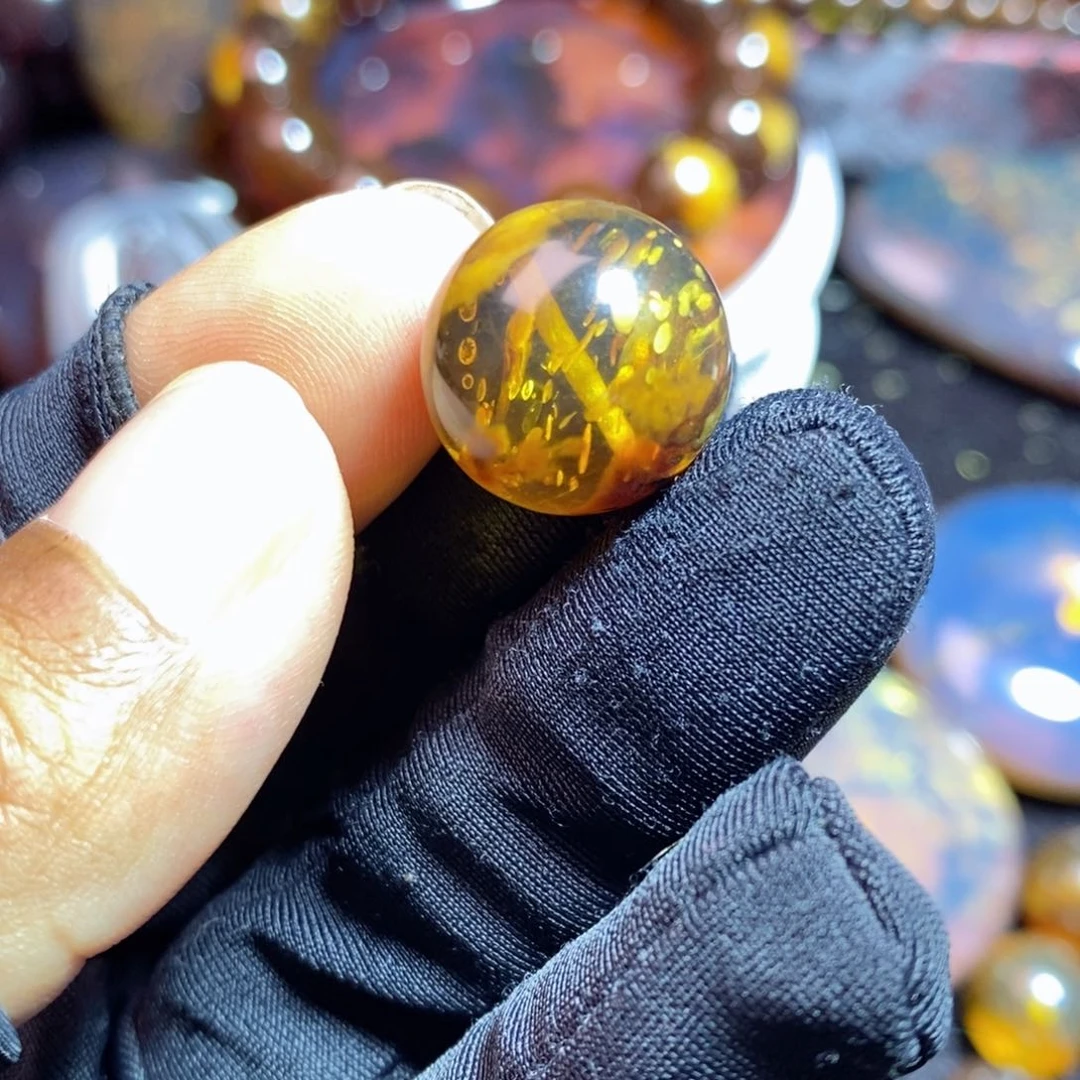 未镶嵌琥珀裸石。。。