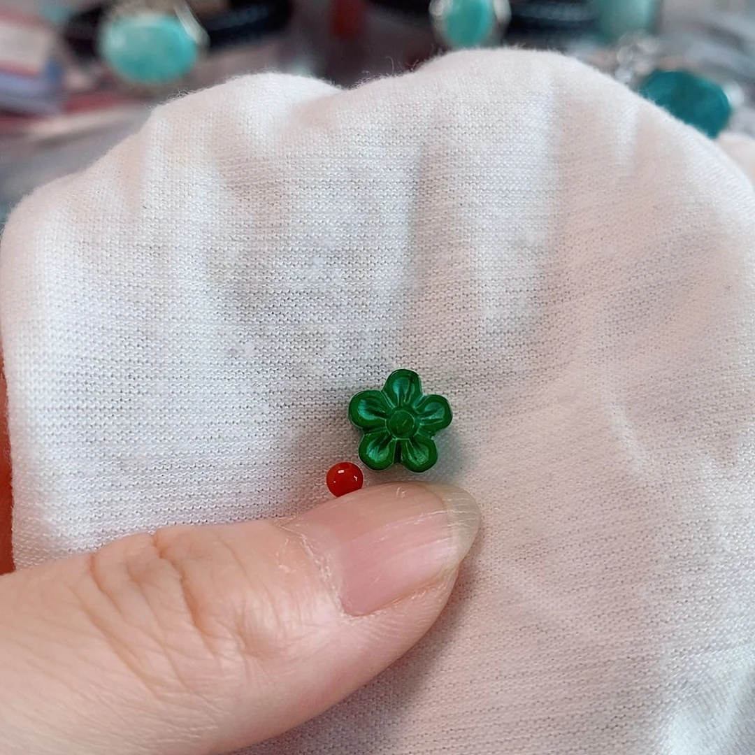 南红玛瑙未镶嵌珠宝奇石