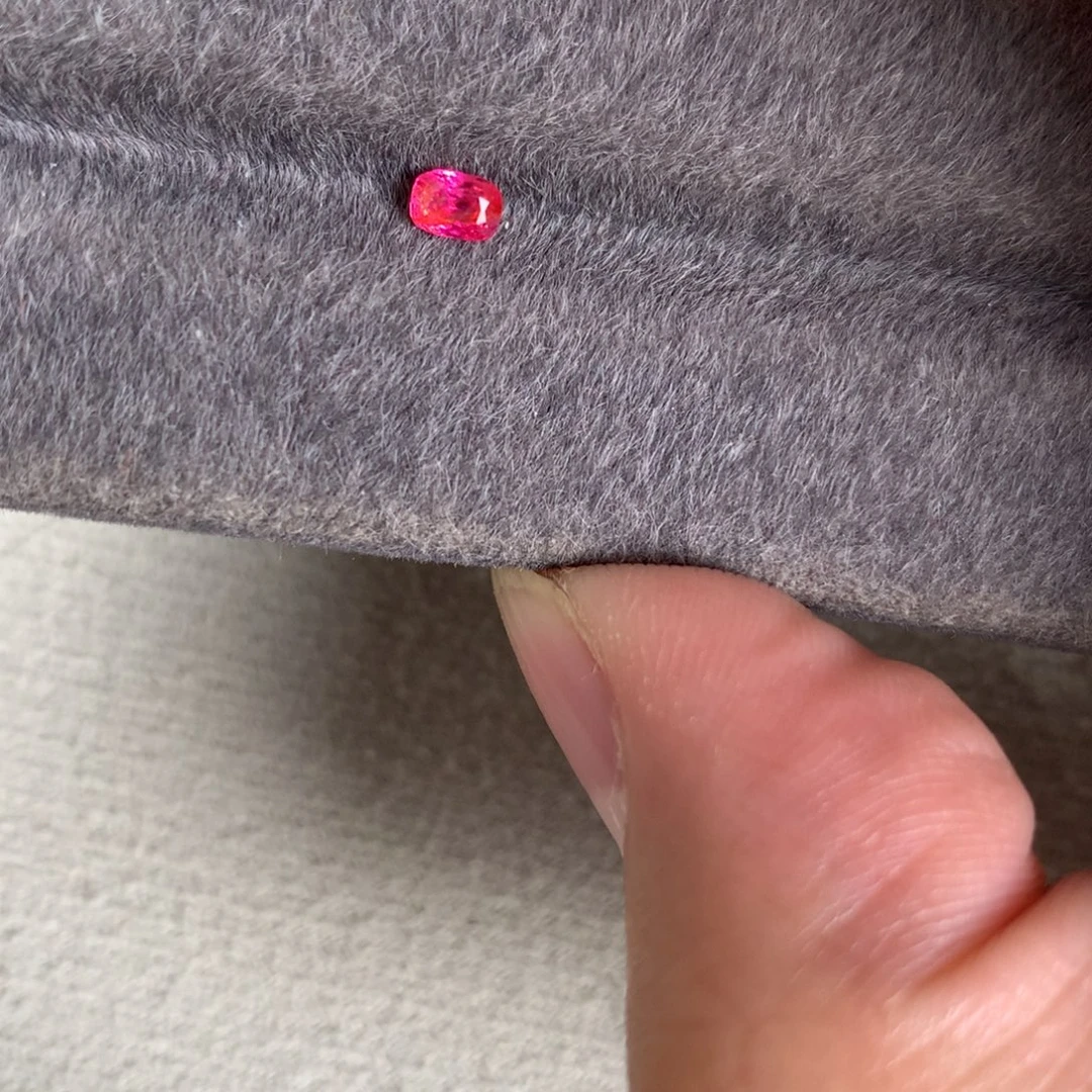 尖晶石裸石28分 无烧 绝地