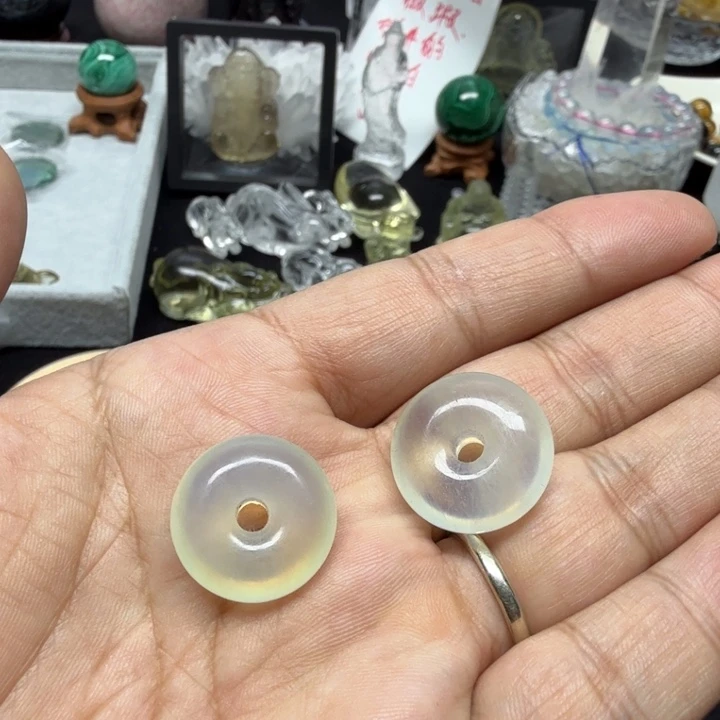 未镶嵌颈饰水晶水晶