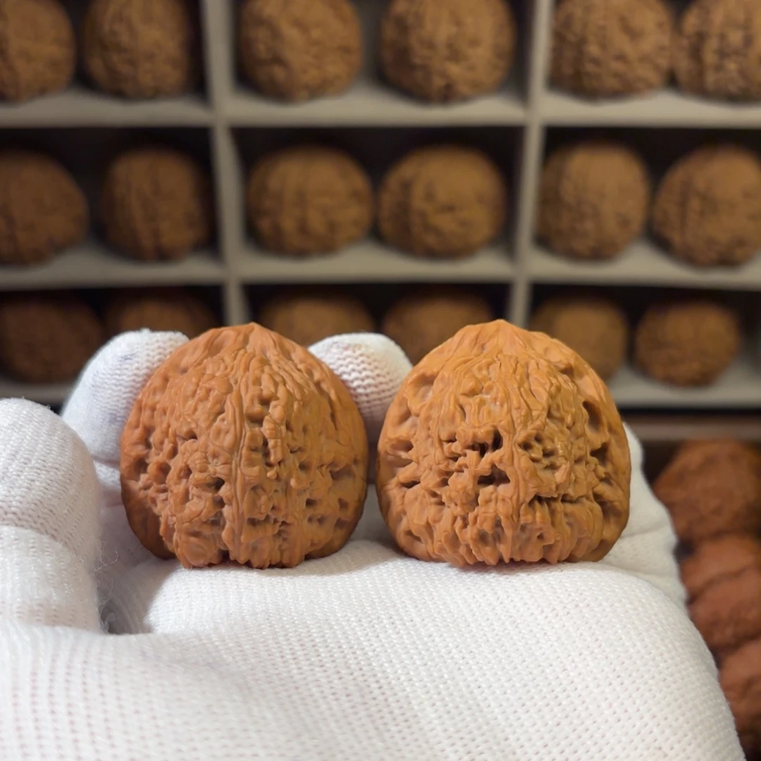 文玩核桃把件40尺全品南疆石