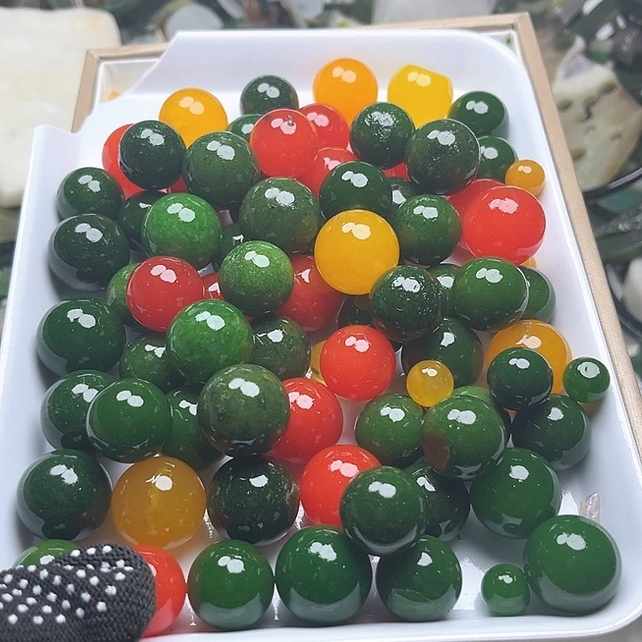 和田玉（糖玉）和田玉边角料9K金镶嵌掐****