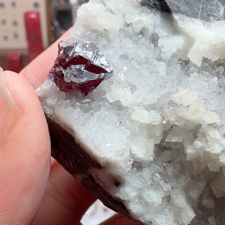 天然辰砂朱砂原，