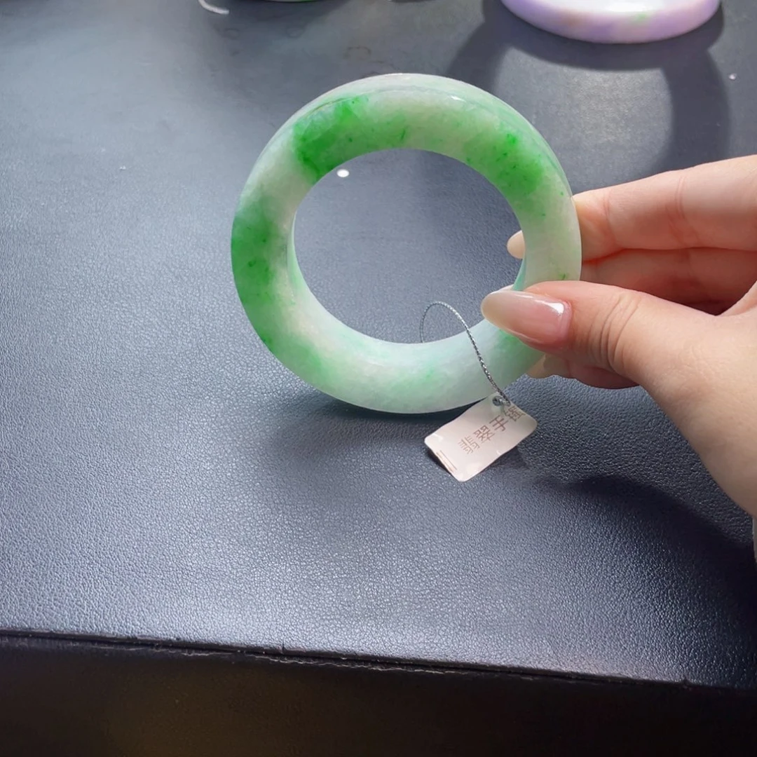 定制翡翠未镶嵌飘绿