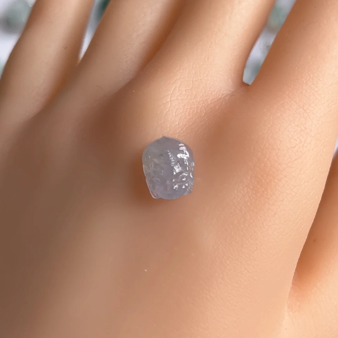 翡翠未镶嵌颈饰紫貔貅