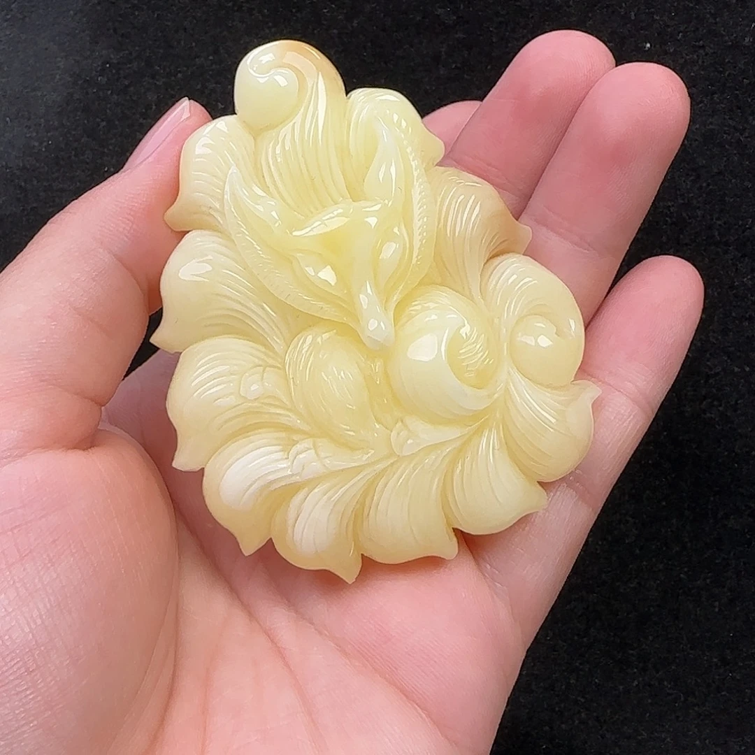 蜜蜡未镶嵌珠宝奇石