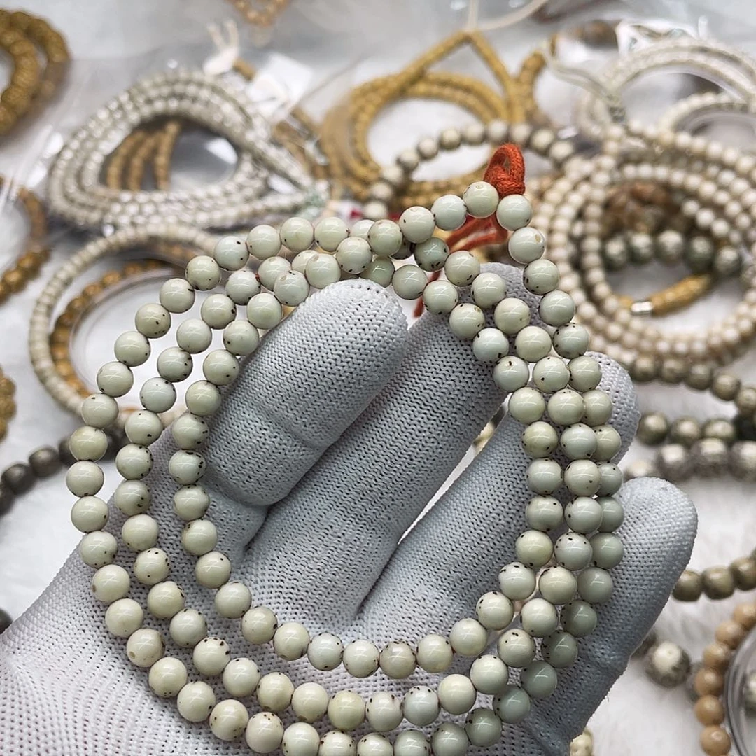 星月菩提吊坠古瓷白6圆通体108