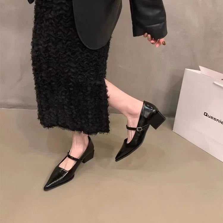 尖头红色玛丽珍鞋女2025新款春秋百搭中高跟厚底法式高跟玛丽珍鞋