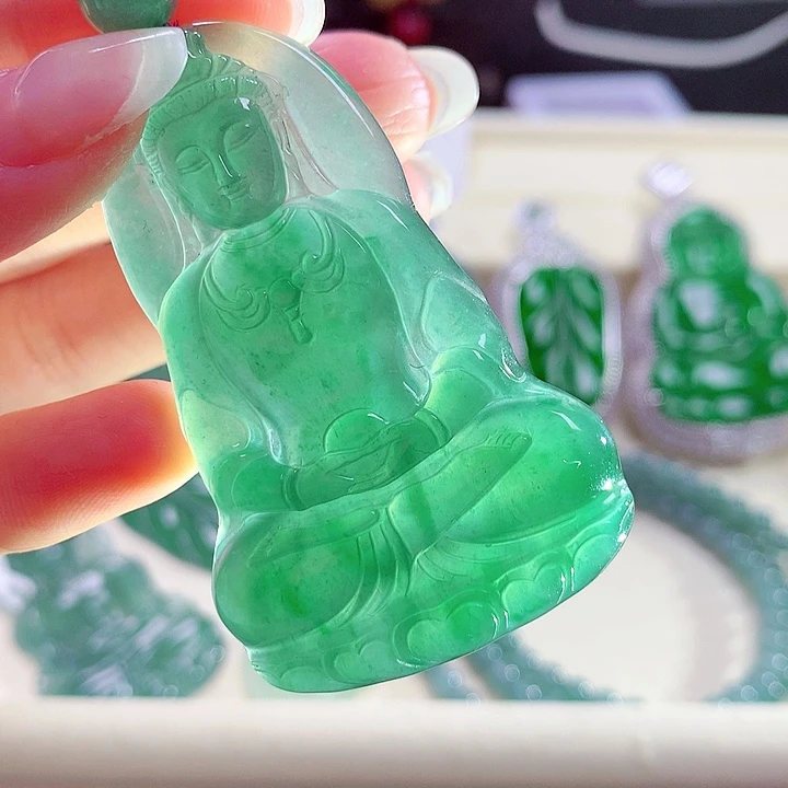 翡翠颈饰未镶嵌天然