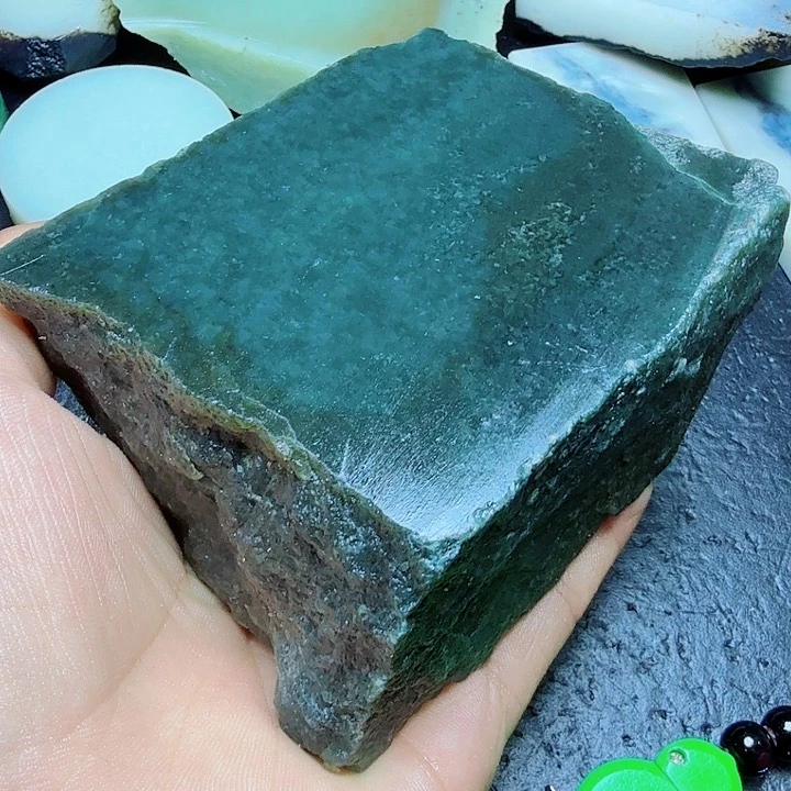 和田玉（糖玉）未镶嵌珠宝奇石