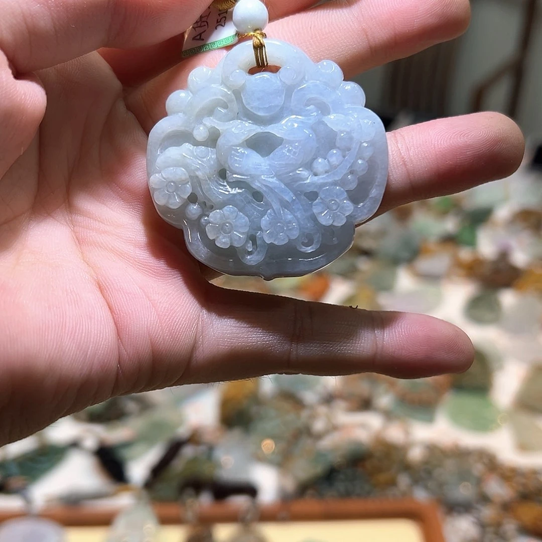 翡翠未镶嵌颈饰挂件