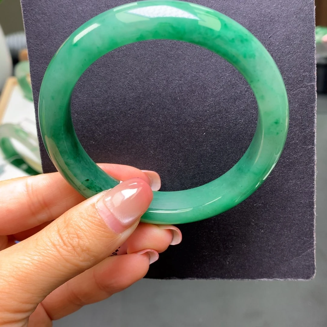 石英质玉（非洲翠）未镶嵌手镯6061满圈满绿