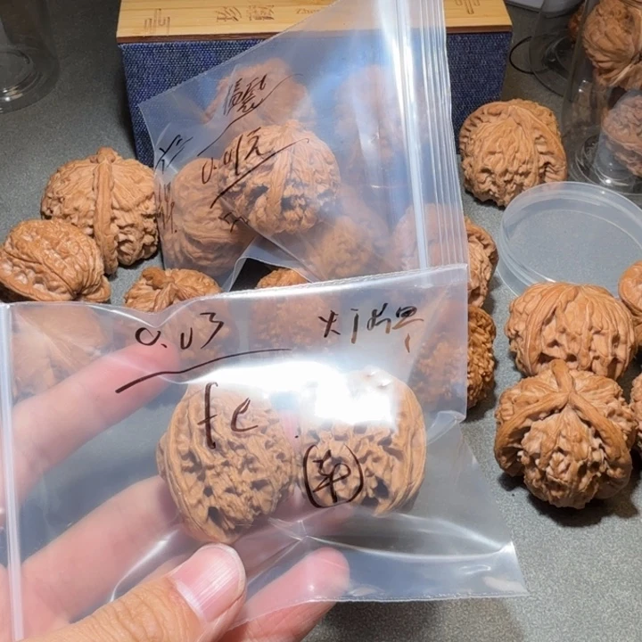 f***L文玩核桃吊坠核桃