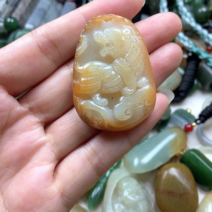 颈饰未镶嵌和田玉