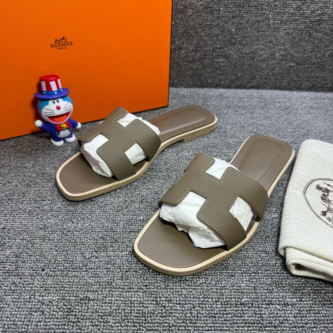 未使用 Hermes/爱马仕 36.5码 棕色H拖鞋 D5084