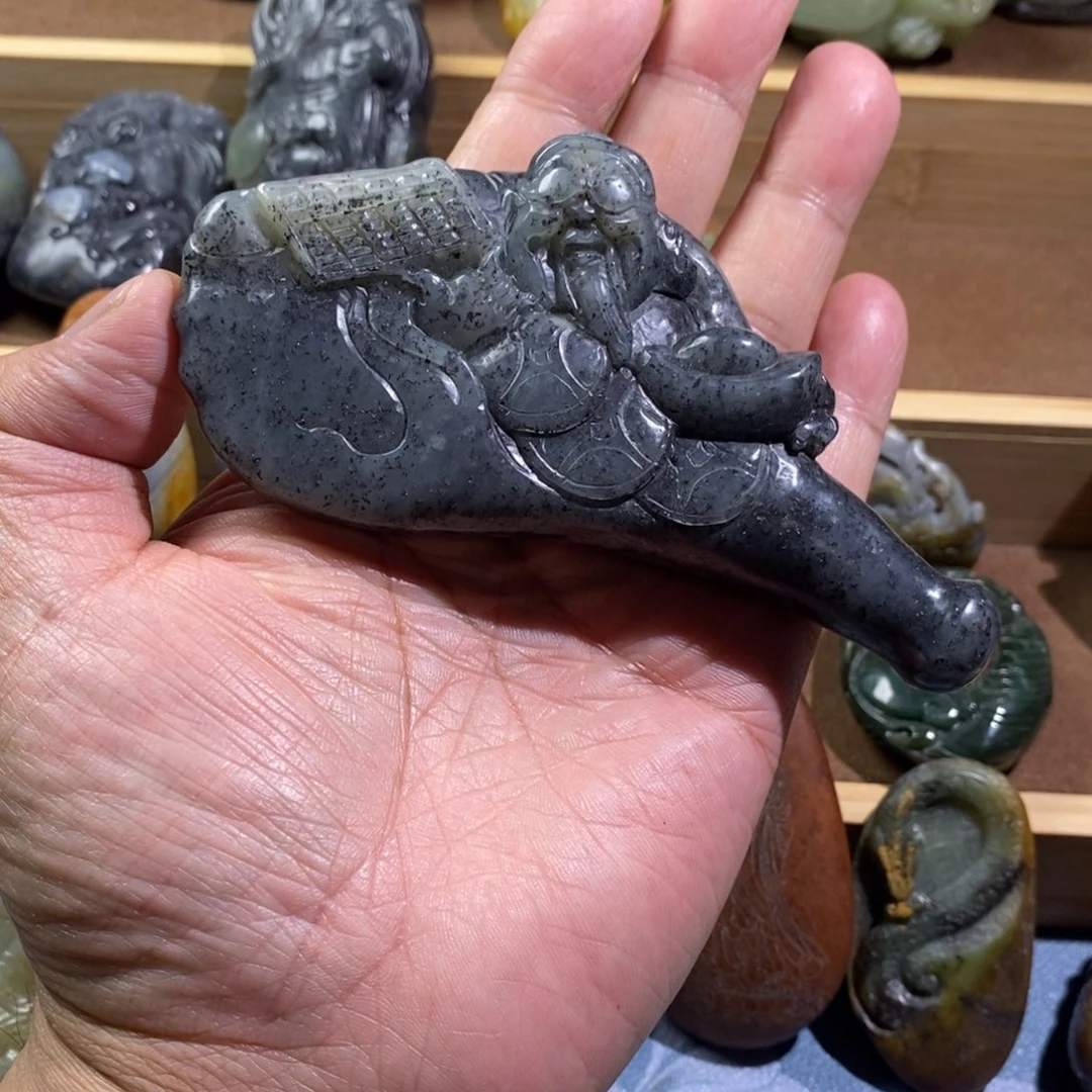 和田玉未镶嵌把件