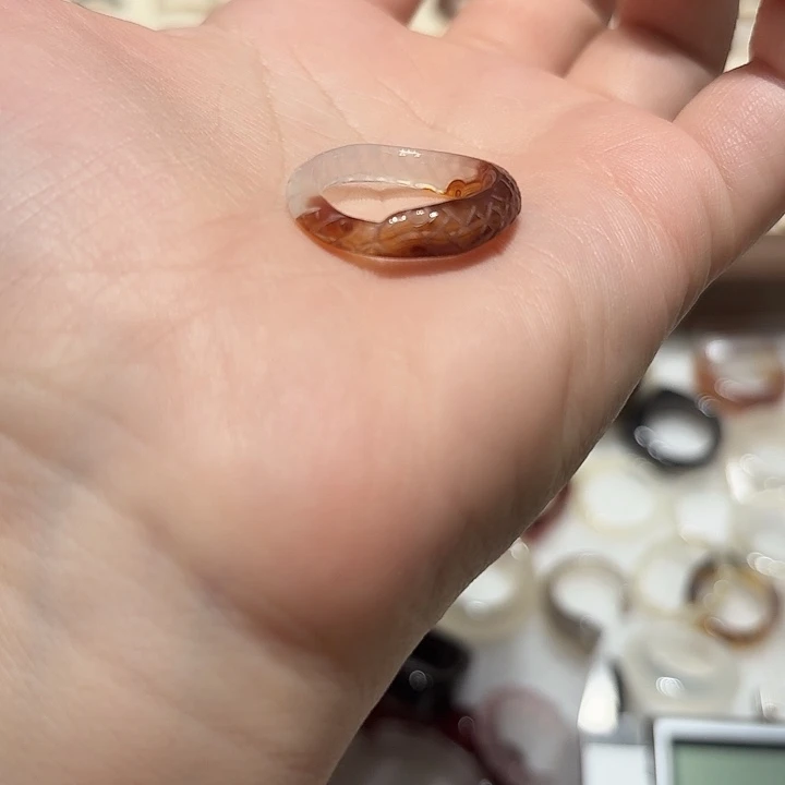 未镶嵌戒指玛瑙/玉髓雕刻蛇