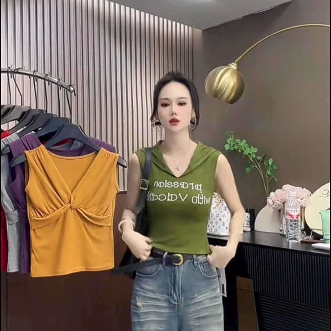 美式复古设计感小众辣妹外穿字母印花短款修身无袖连帽背心女夏季