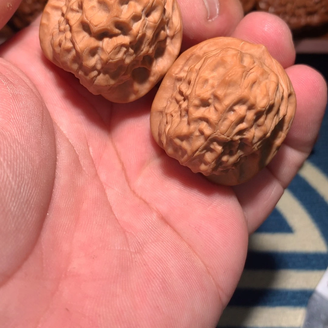 文玩核桃吊坠石门元宝