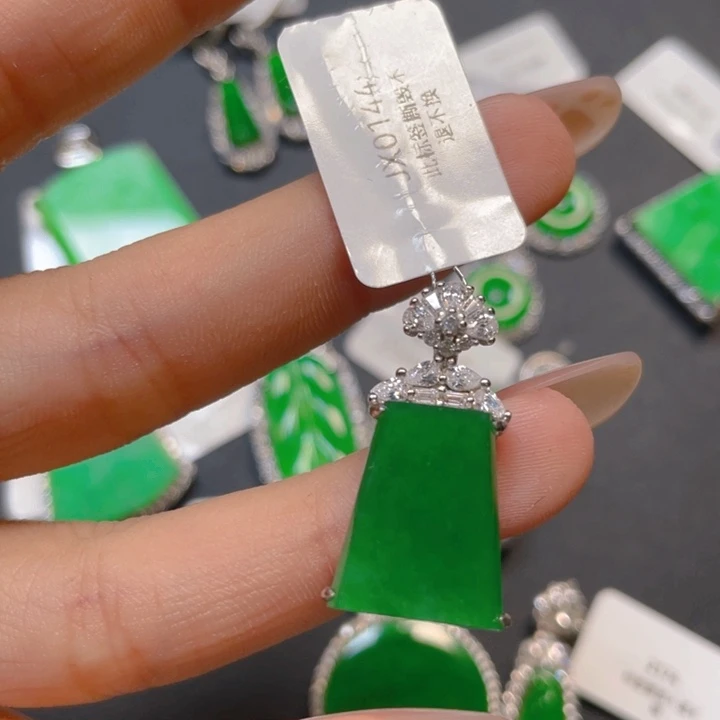 【闪购商品】翡翠银S925镶嵌颈饰翡翠