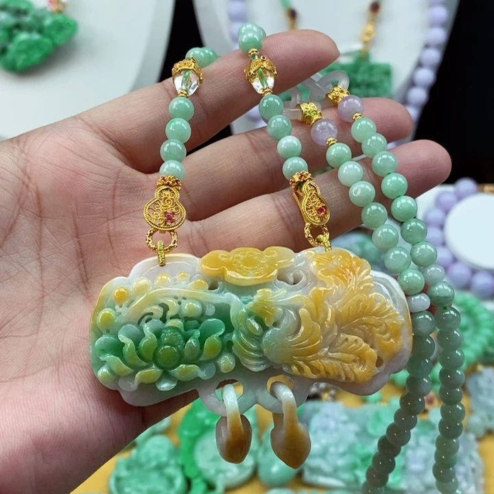 翡翠颈饰未镶嵌翡翠吊坠