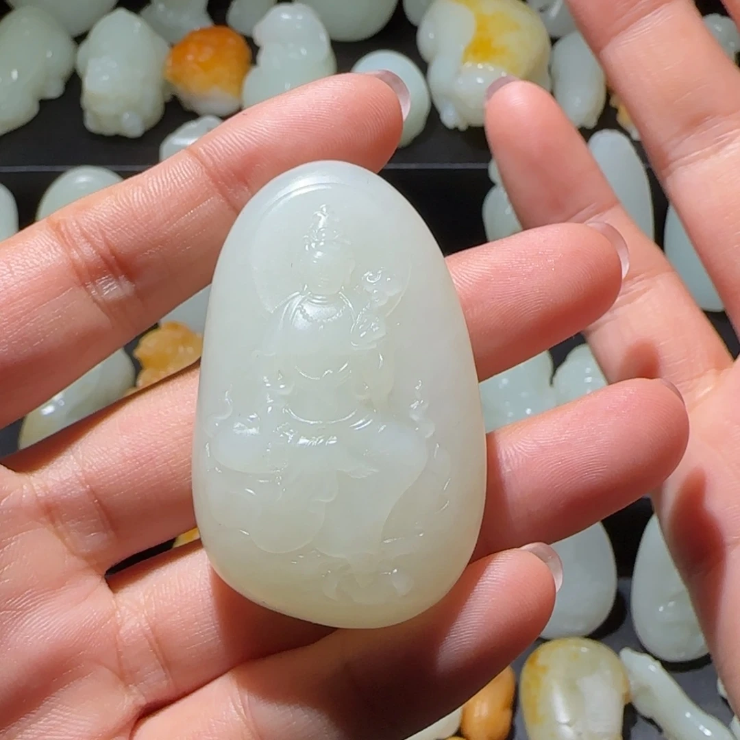 何***也和田玉未镶嵌颈饰