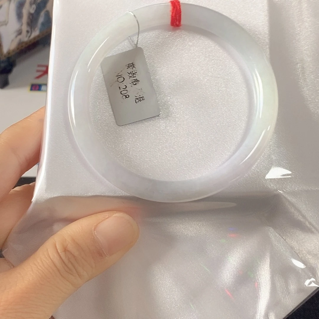 翡翠未镶嵌手镯（圆镯）54.6