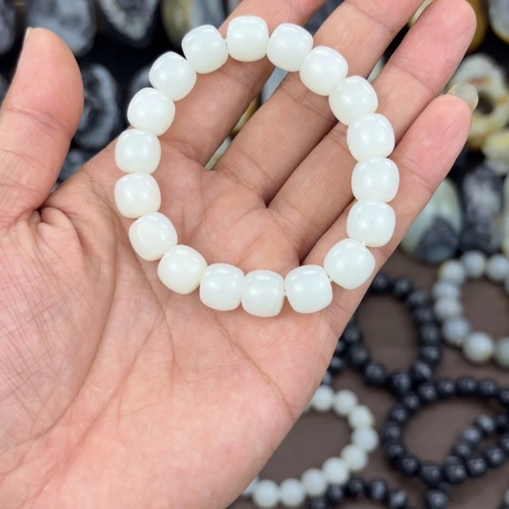 和田玉未镶嵌手链