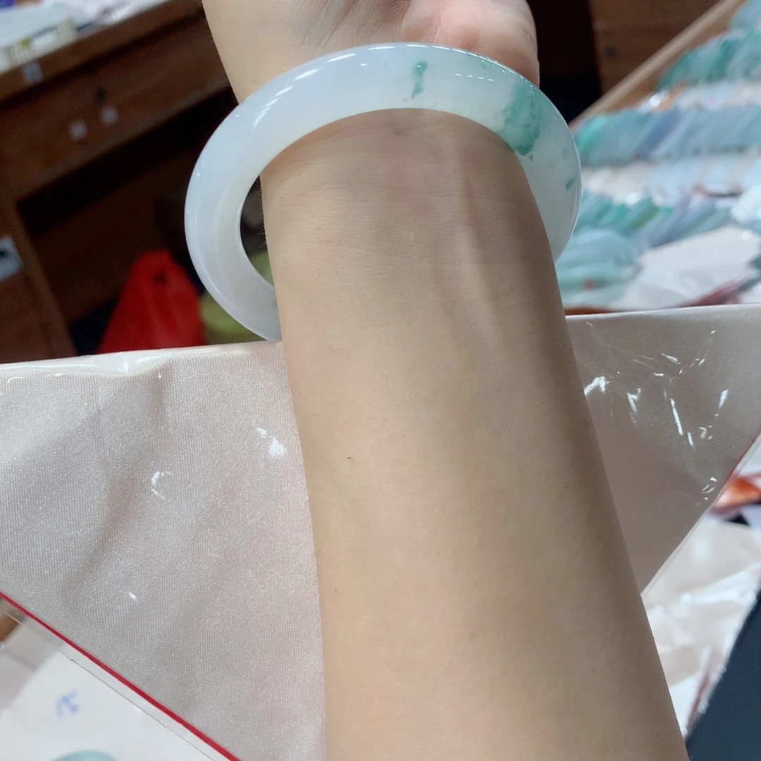 未镶嵌手镯翡翠买断